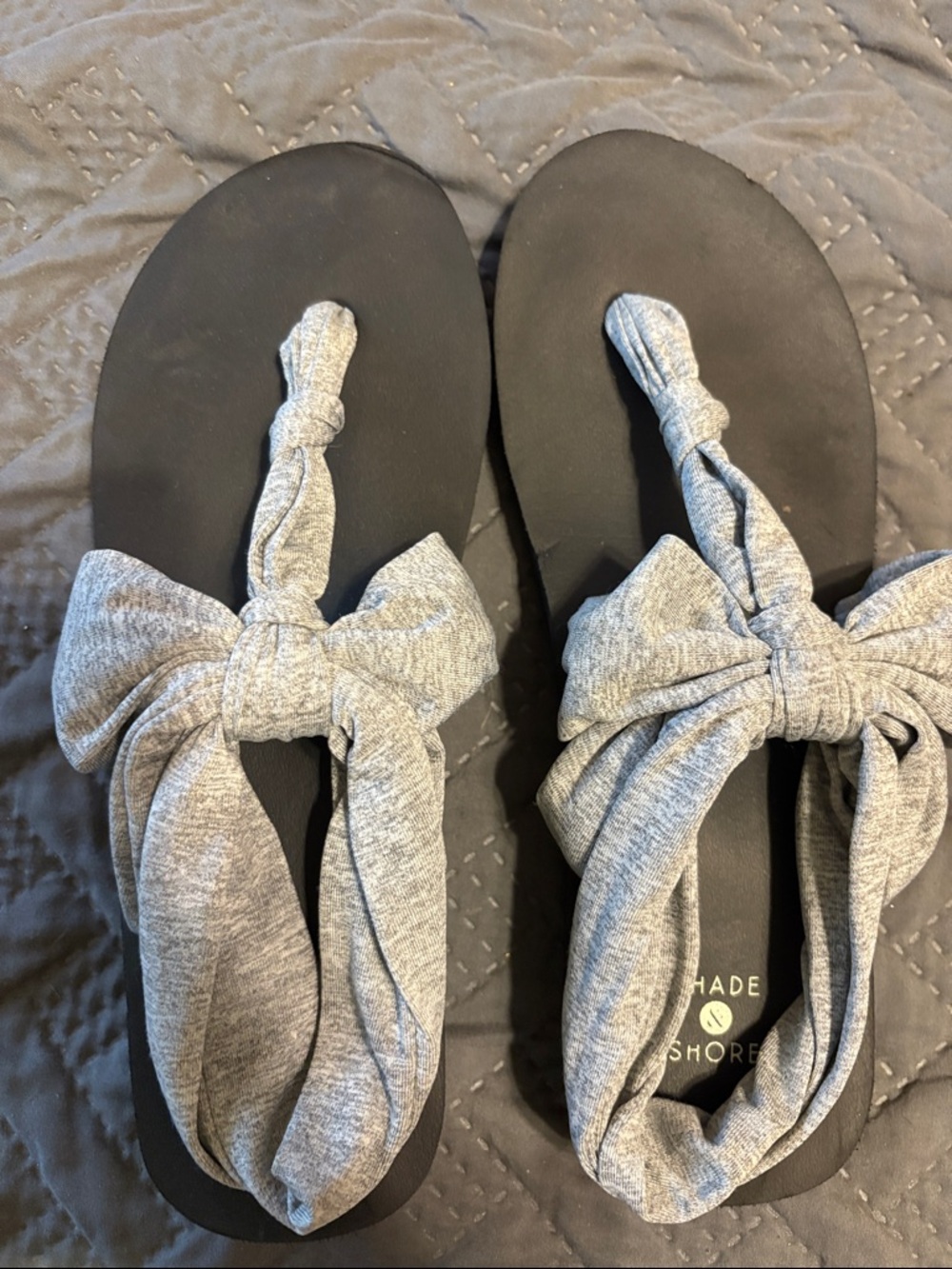 Shade & Shore Gray Bow Sandals with Black Footbed